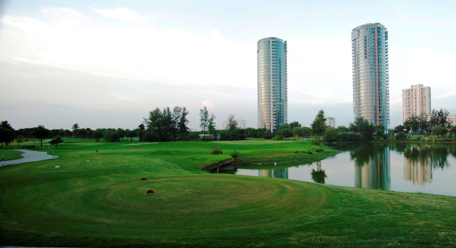 Luxurious 3939 sqft 3BHK + Servant apartment in Sun Court, Jaypee Greens, Greater Noida